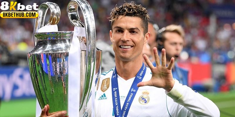 Cristiano Ronaldo: Cầu thủ ghi nhiều bàn thắng nhất lịch sử Champions League